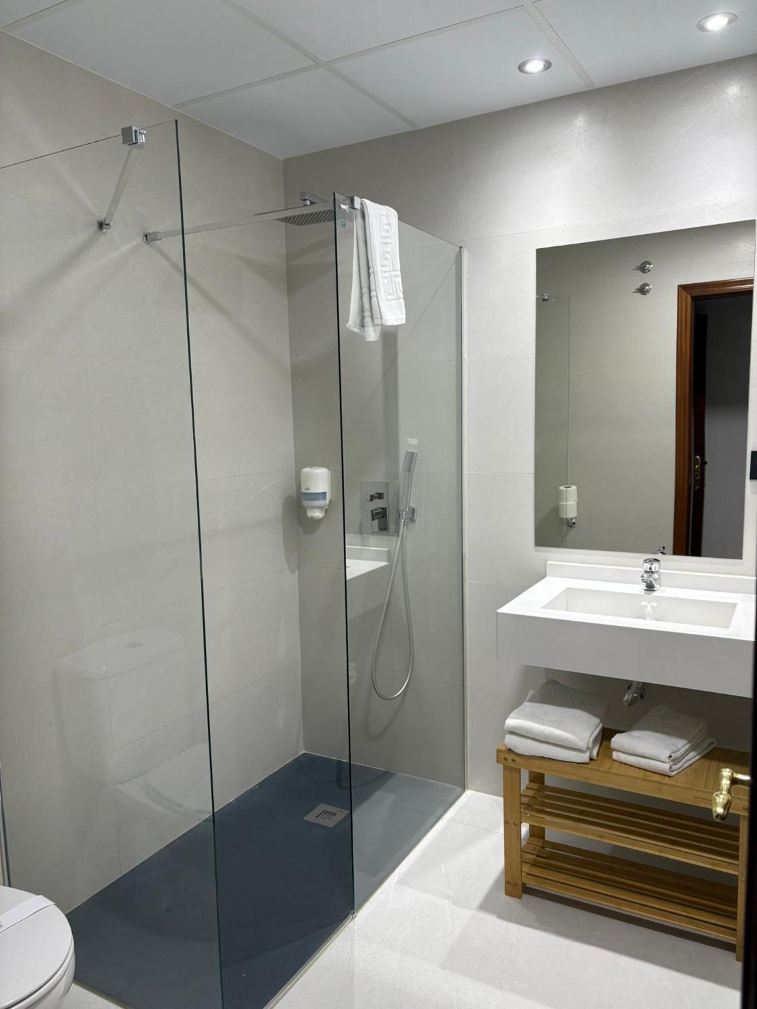 Hotel Ciudad Pozo Alcón エクステリア 写真