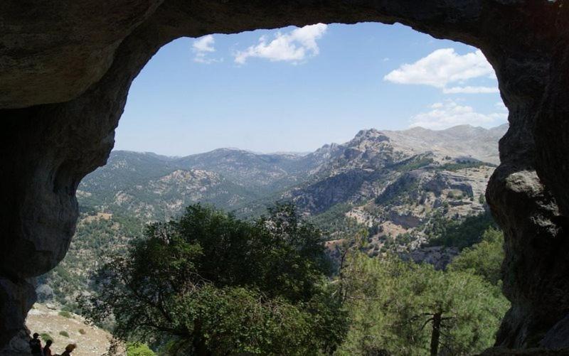 Hotel Ciudad Pozo Alcón エクステリア 写真
