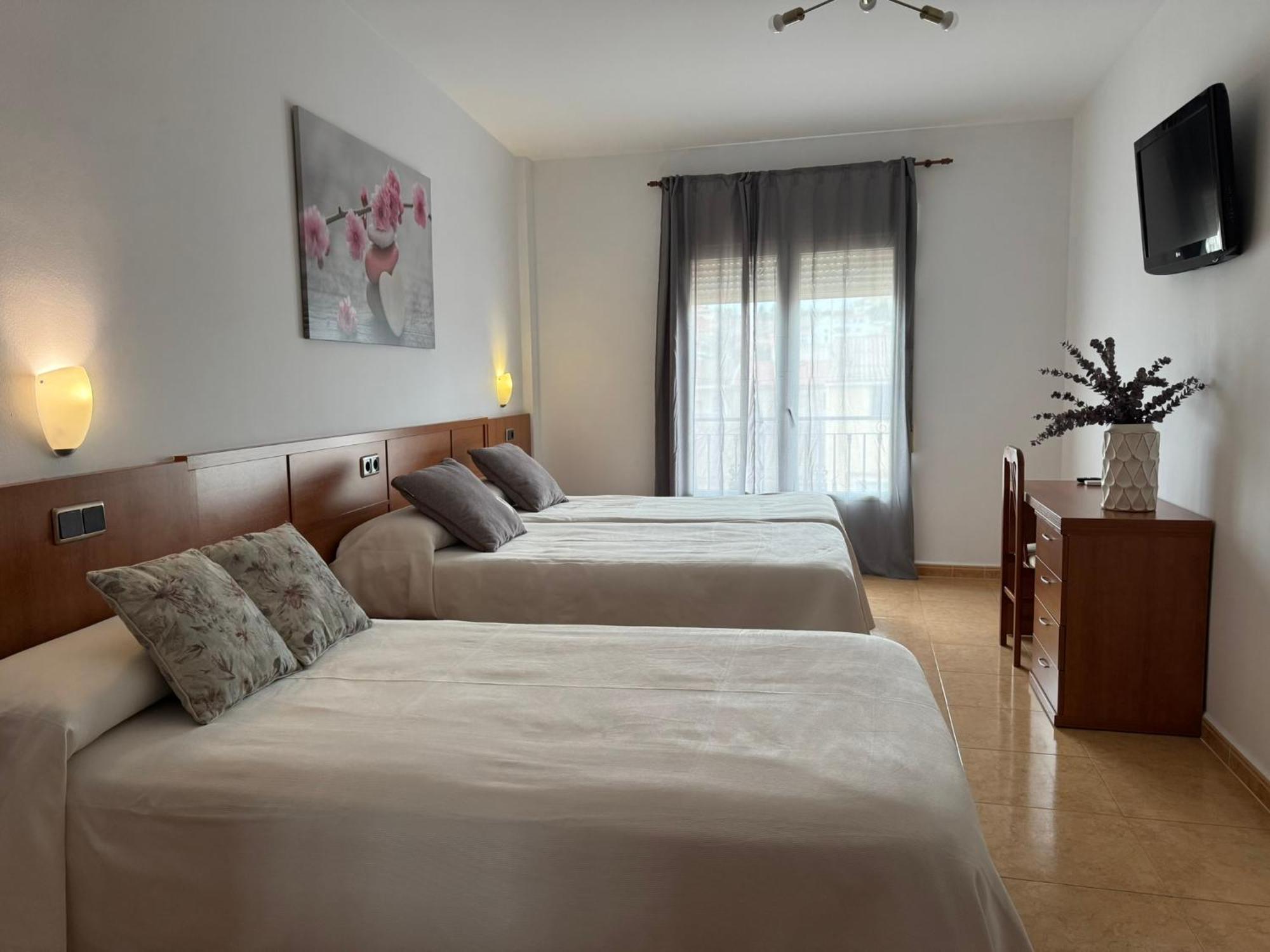 Hotel Ciudad Pozo Alcón エクステリア 写真